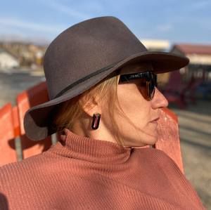 Meet your Posher, Alicia